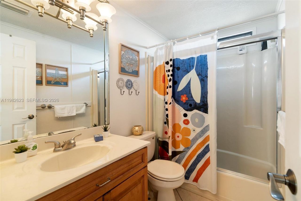 104 Mangrove Ln, Key Largo, FL 33070 Photo