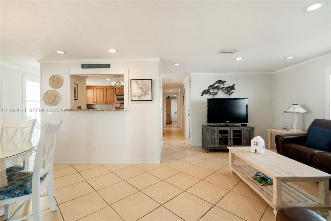 104 Mangrove Ln, Key Largo, FL 33070 Photo