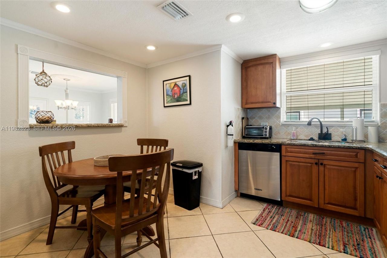 104 Mangrove Ln, Key Largo, FL 33070 Photo