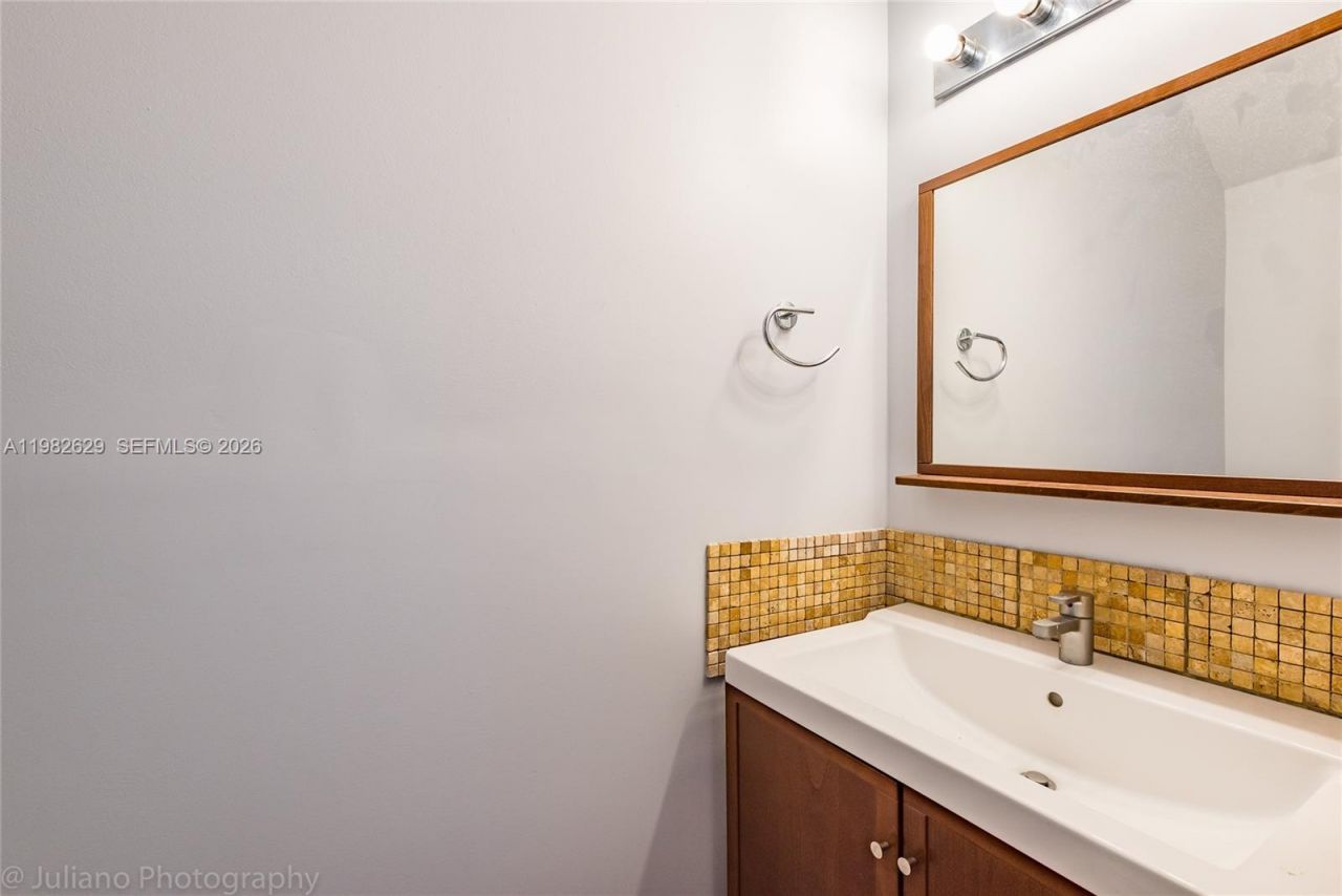 16061 Emerald Cove Rd , Unit 16061, Weston, FL 33331 Photo