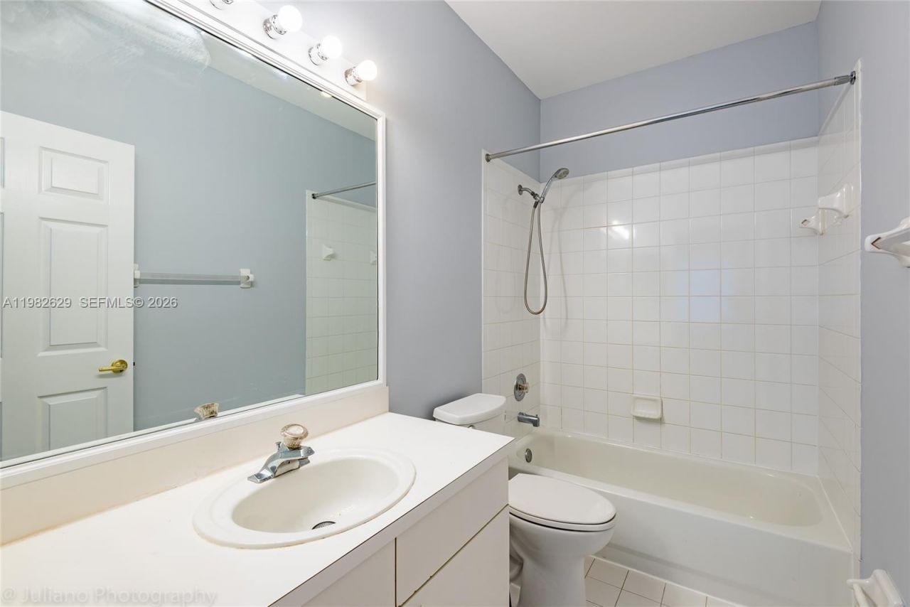 16061 Emerald Cove Rd , Unit 16061, Weston, FL 33331 Photo