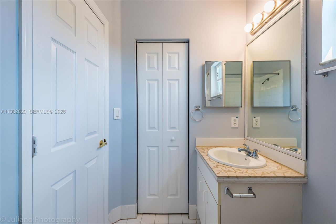 16061 Emerald Cove Rd , Unit 16061, Weston, FL 33331 Photo