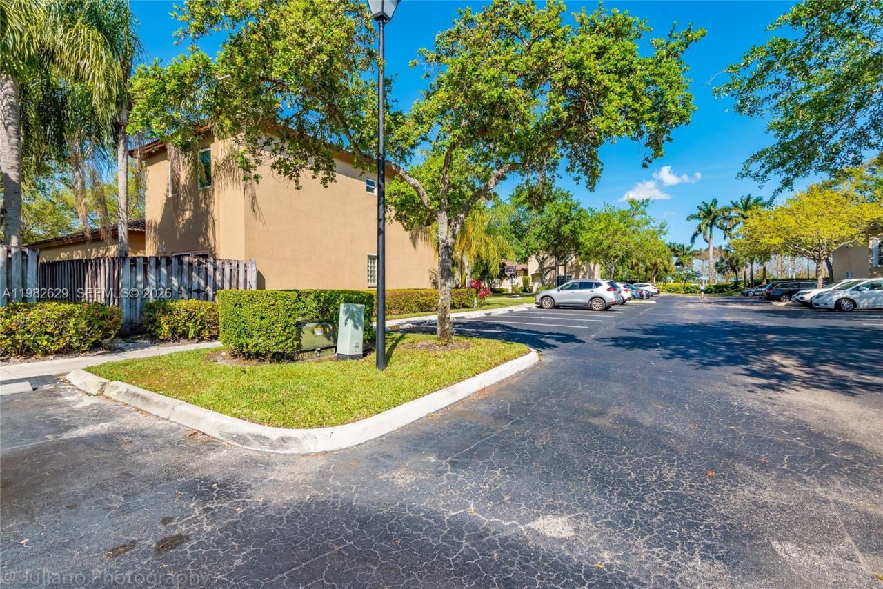 16061 Emerald Cove Rd , Unit 16061, Weston, FL 33331 Photo