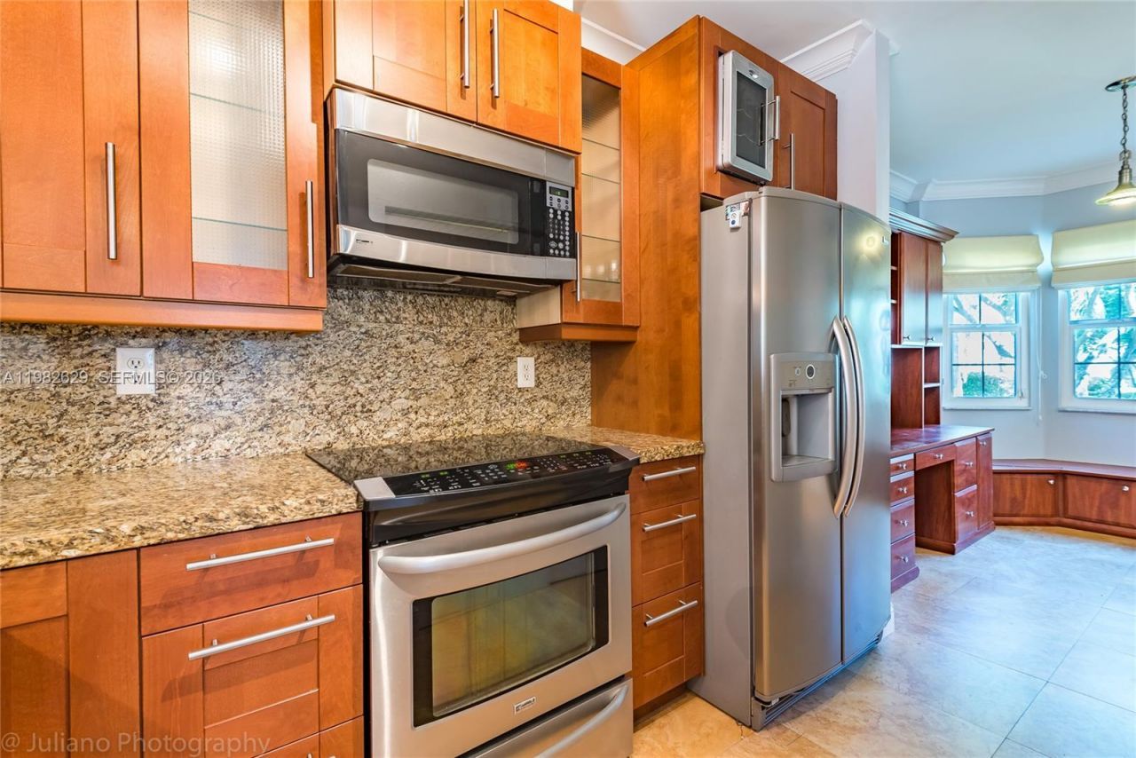 16061 Emerald Cove Rd , Unit 16061, Weston, FL 33331 Photo