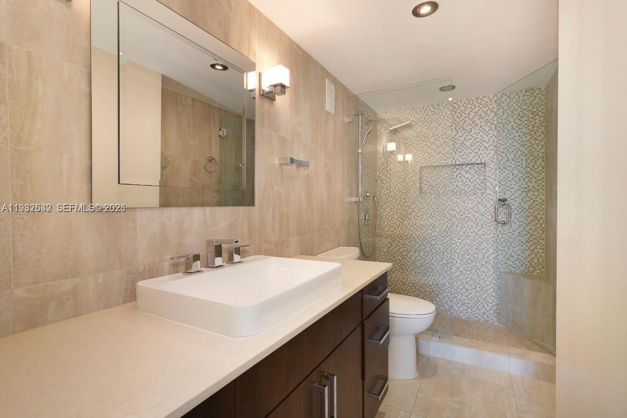 145 SE 25th Rd , Unit 502, Miami, FL 33129 Photo