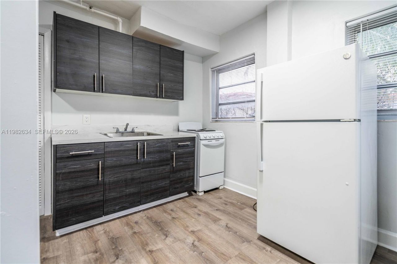 8300 Abbott, Unit 20, Miami Beach, FL 33141 Photo