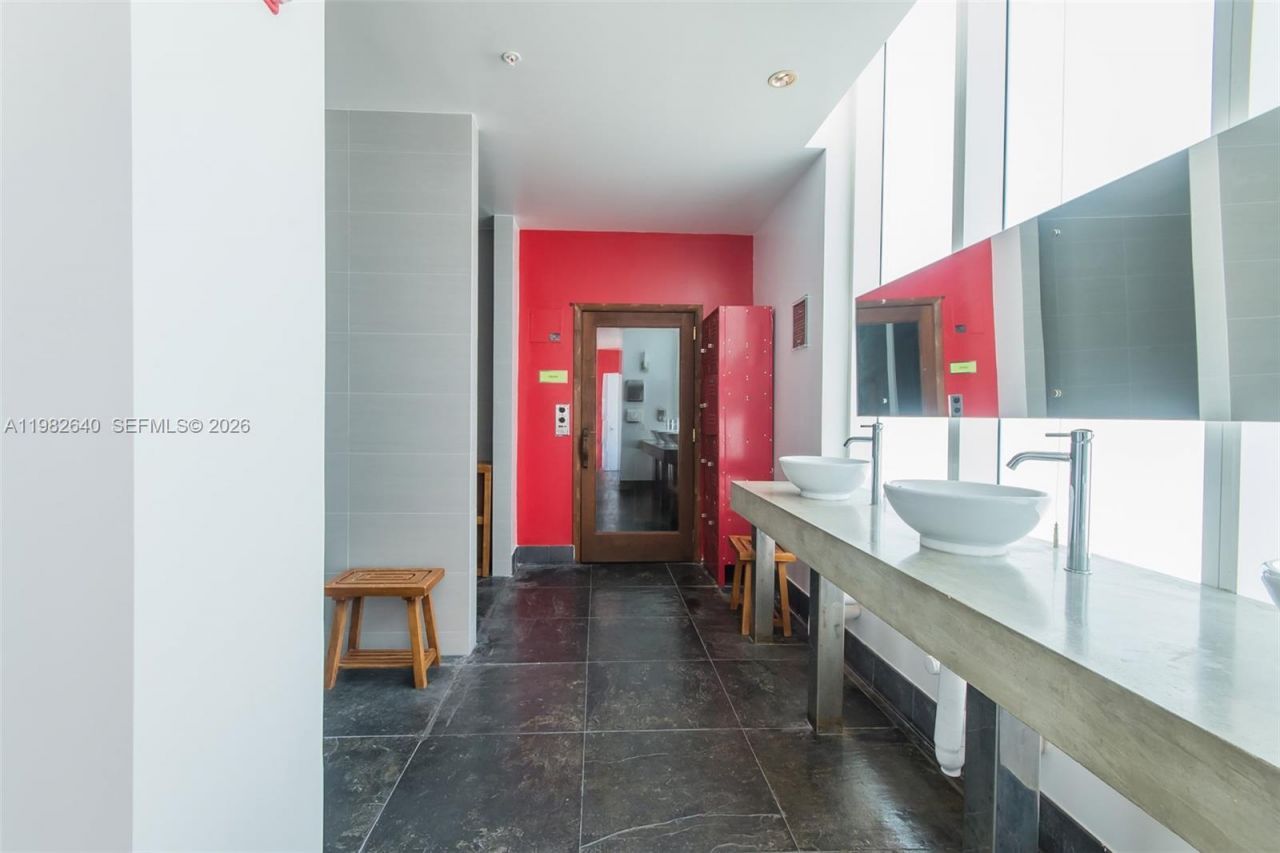 133 NE 2nd Ave , Unit 1915, Miami, FL 33132 Photo