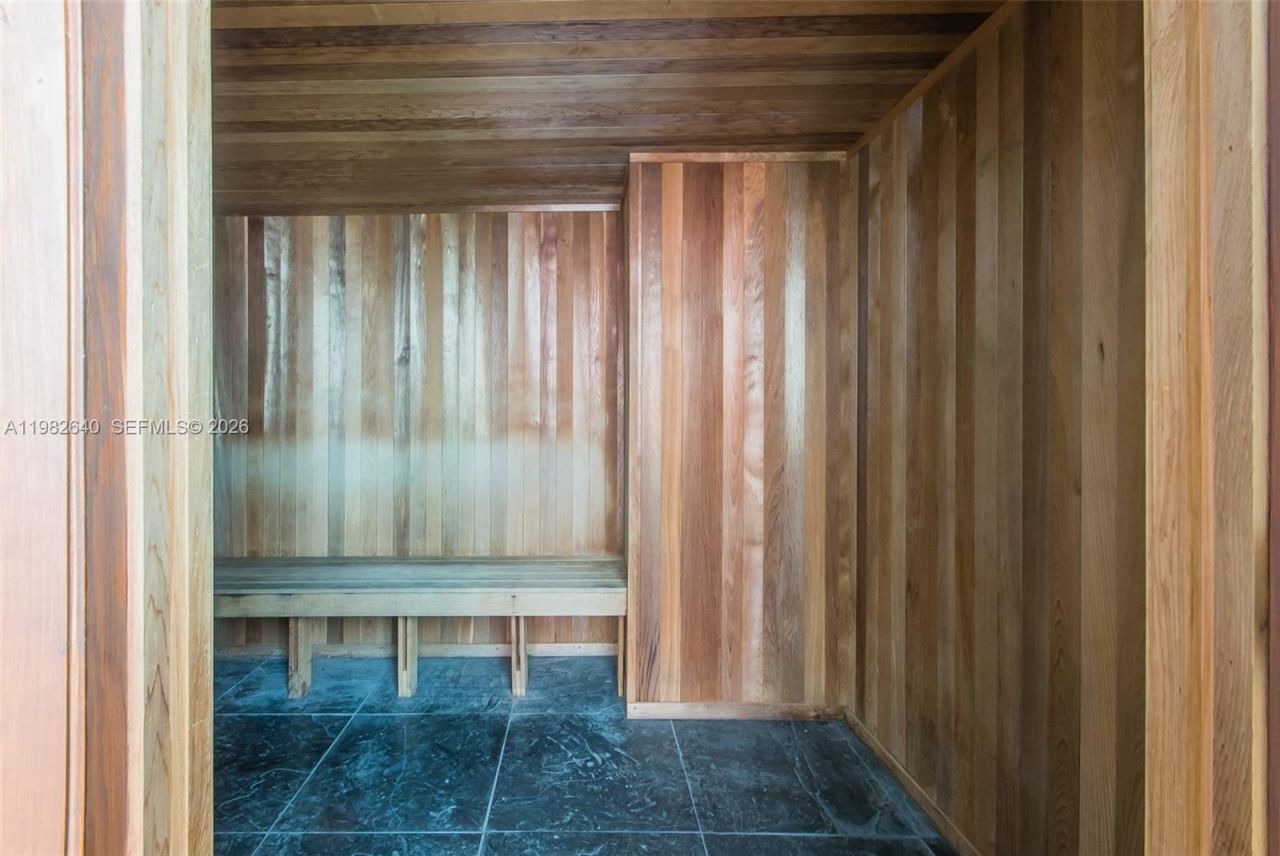 133 NE 2nd Ave , Unit 1915, Miami, FL 33132 Photo