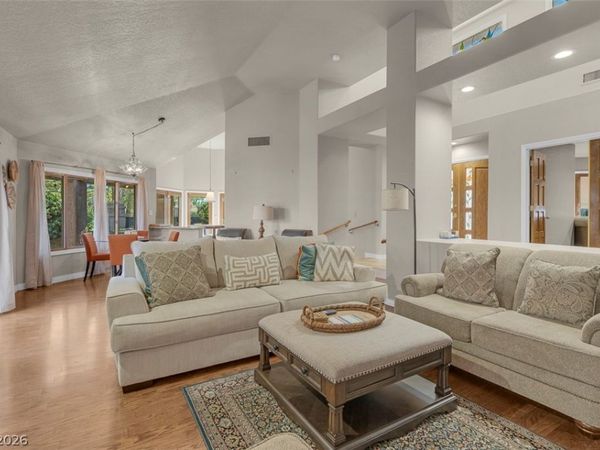 7176 Mission Hills Drive, Las Vegas, NV 89113