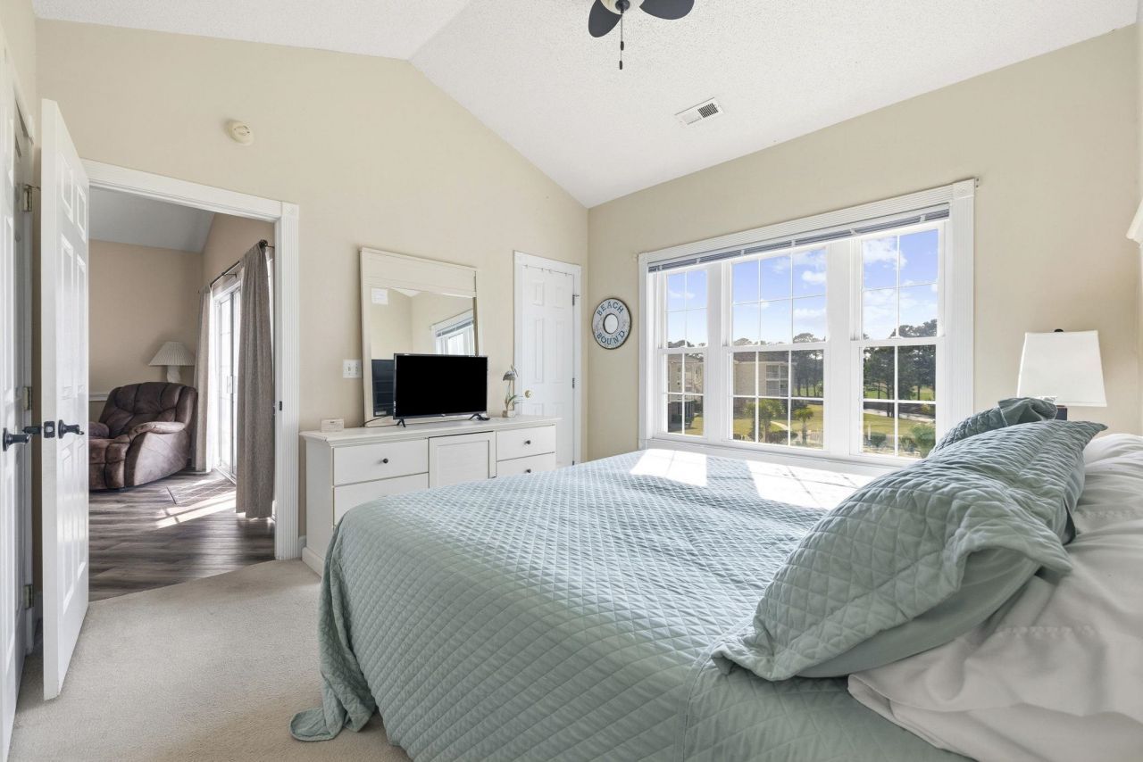 4879 Dahlia Ct. Photo 9