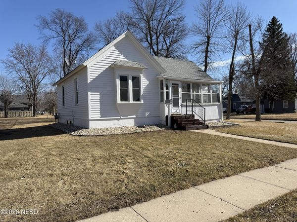 521 S 4TH STREET, Milbank, SD 57252