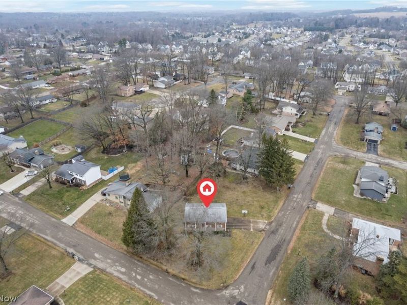 2892 Chadwick Street NW, Massillon, OH 44646 Photo 2