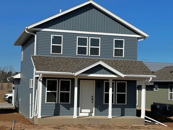 1067 Fairway Ct, Sheboygan Falls, WI 53085