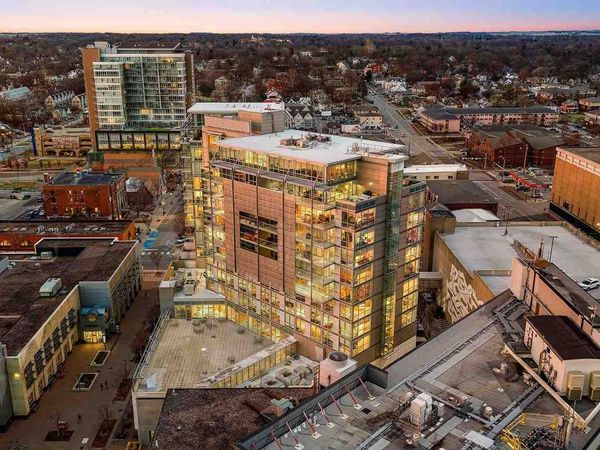 221 E College St, Unit 1206, Iowa City, IA 52240