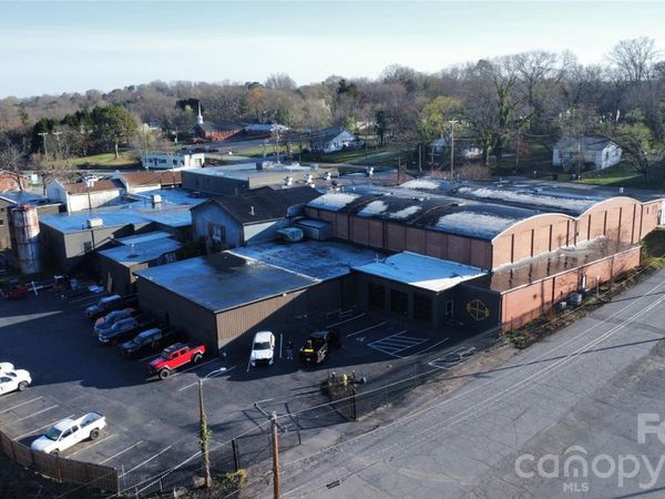 719 Old Lenoir Road, Hickory, NC 28601