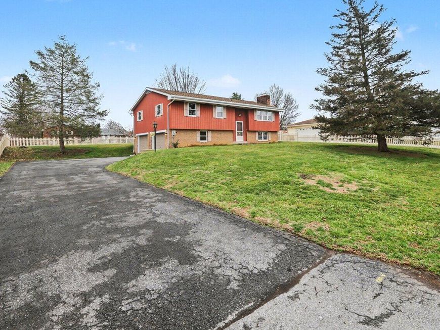 26 Stafford Drive, Palmyra, PA 17078 Main Photo