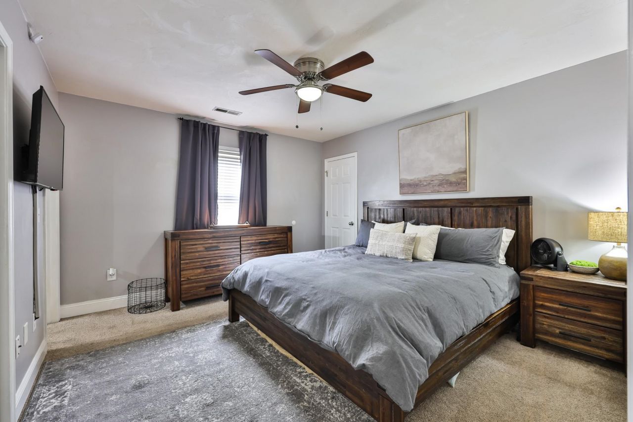 4592 Lomax Ct. Photo 12