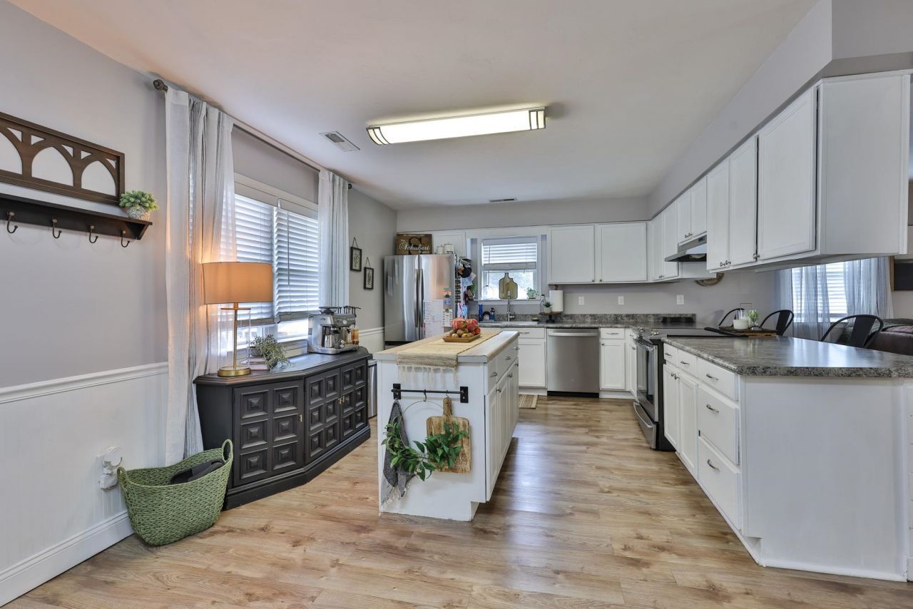 4592 Lomax Ct. Photo 4