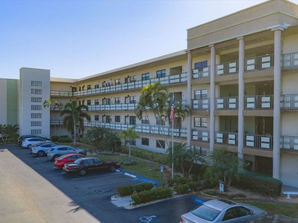 6080 80 STREET N, Unit 102, ST PETERSBURG, FL 33709