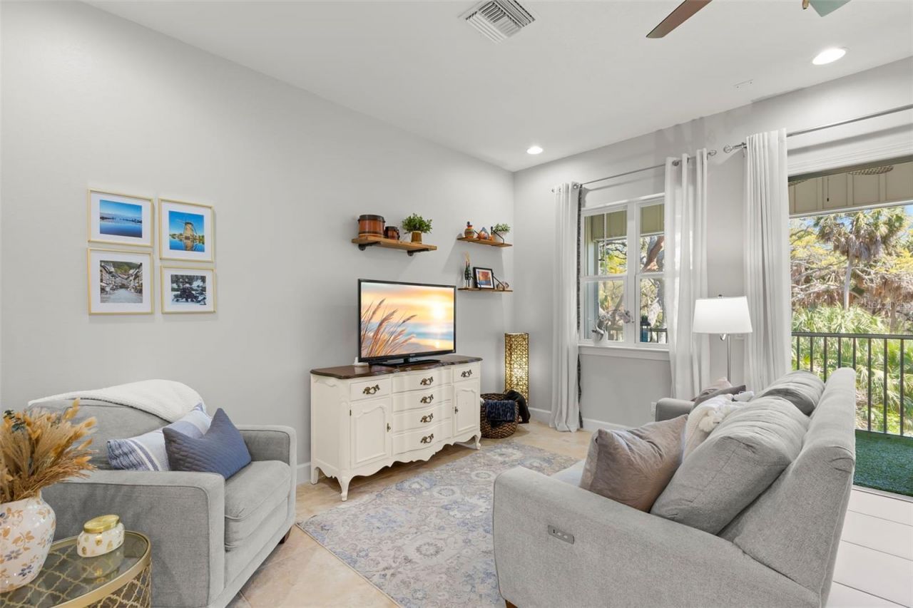 5918 Anchorage Way S, Saint Petersburg, FL 33712 Photo