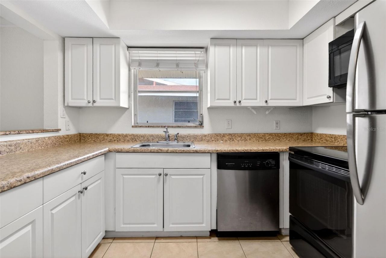 930 La Costa Circle, Unit 2, Sarasota, FL 34237 Photo