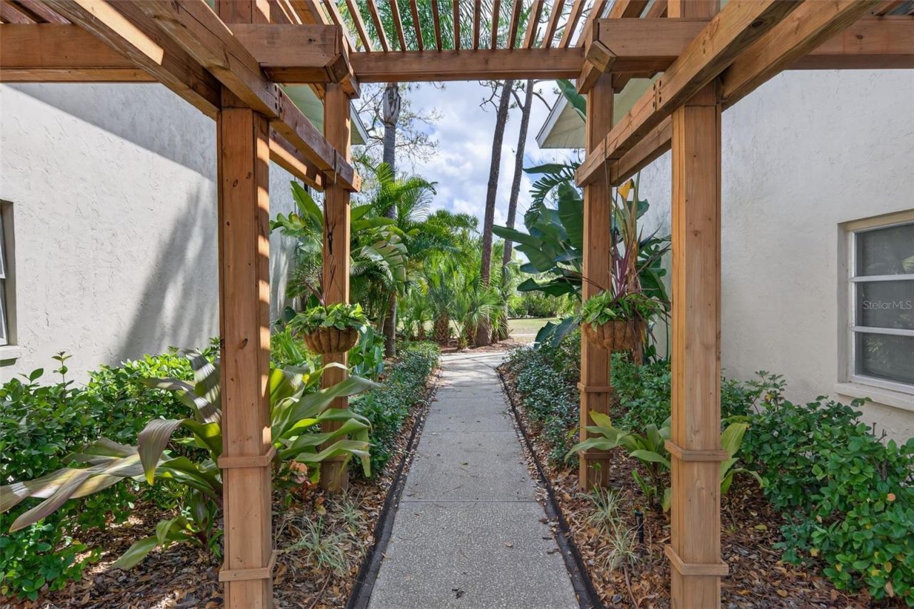 930 La Costa Circle, Unit 2, Sarasota, FL 34237 Photo