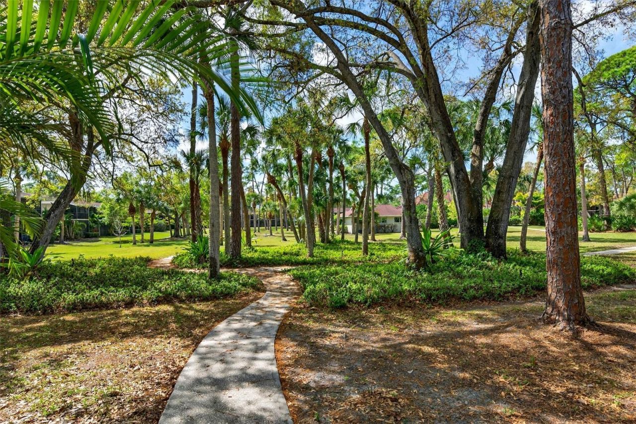 930 La Costa Circle, Unit 2, Sarasota, FL 34237 Photo