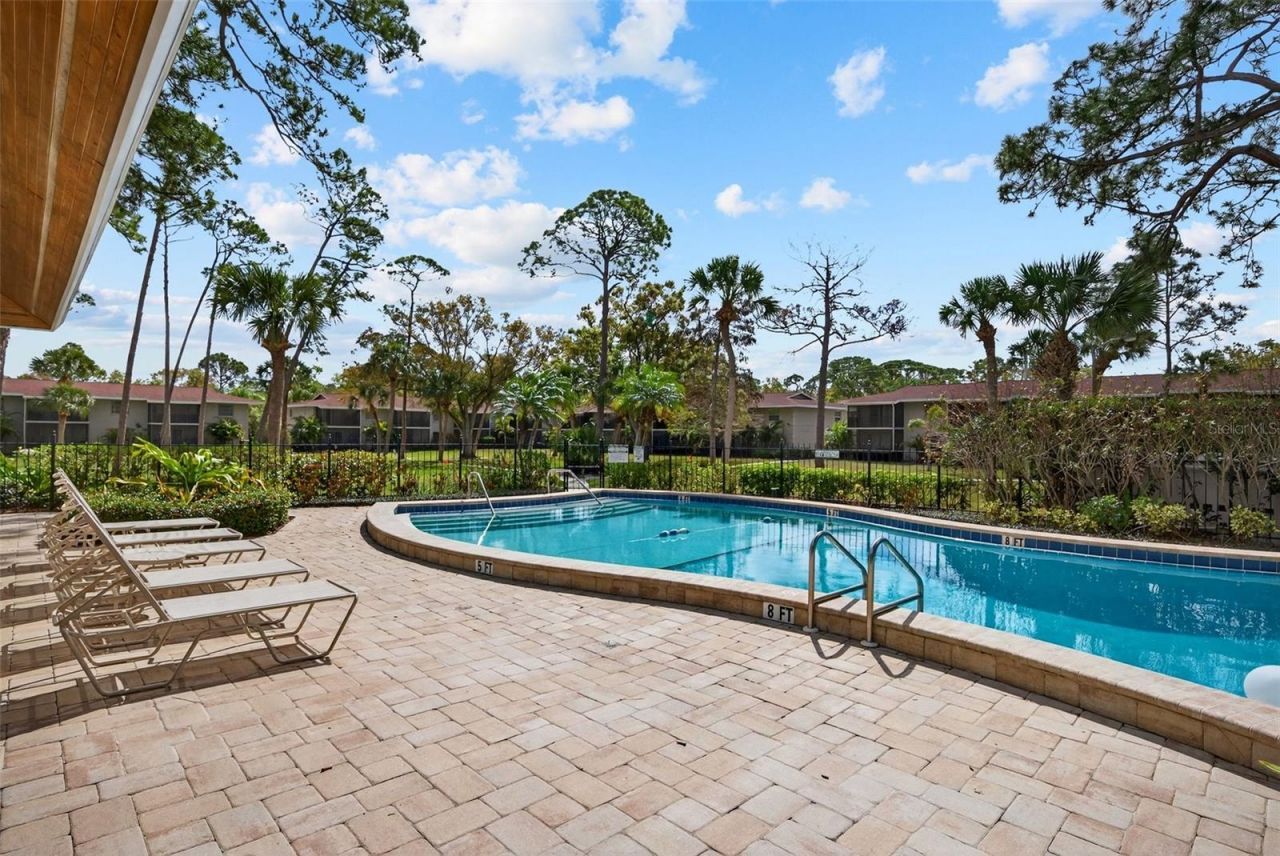 930 La Costa Circle, Unit 2, Sarasota, FL 34237 Photo