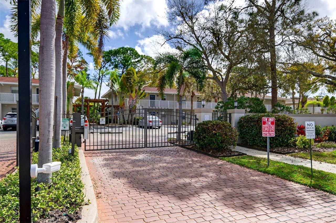 930 La Costa Circle, Unit 2, Sarasota, FL 34237 Photo