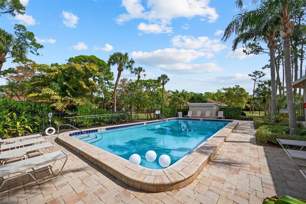 930 La Costa Circle, Unit 2, Sarasota, FL 34237 Photo