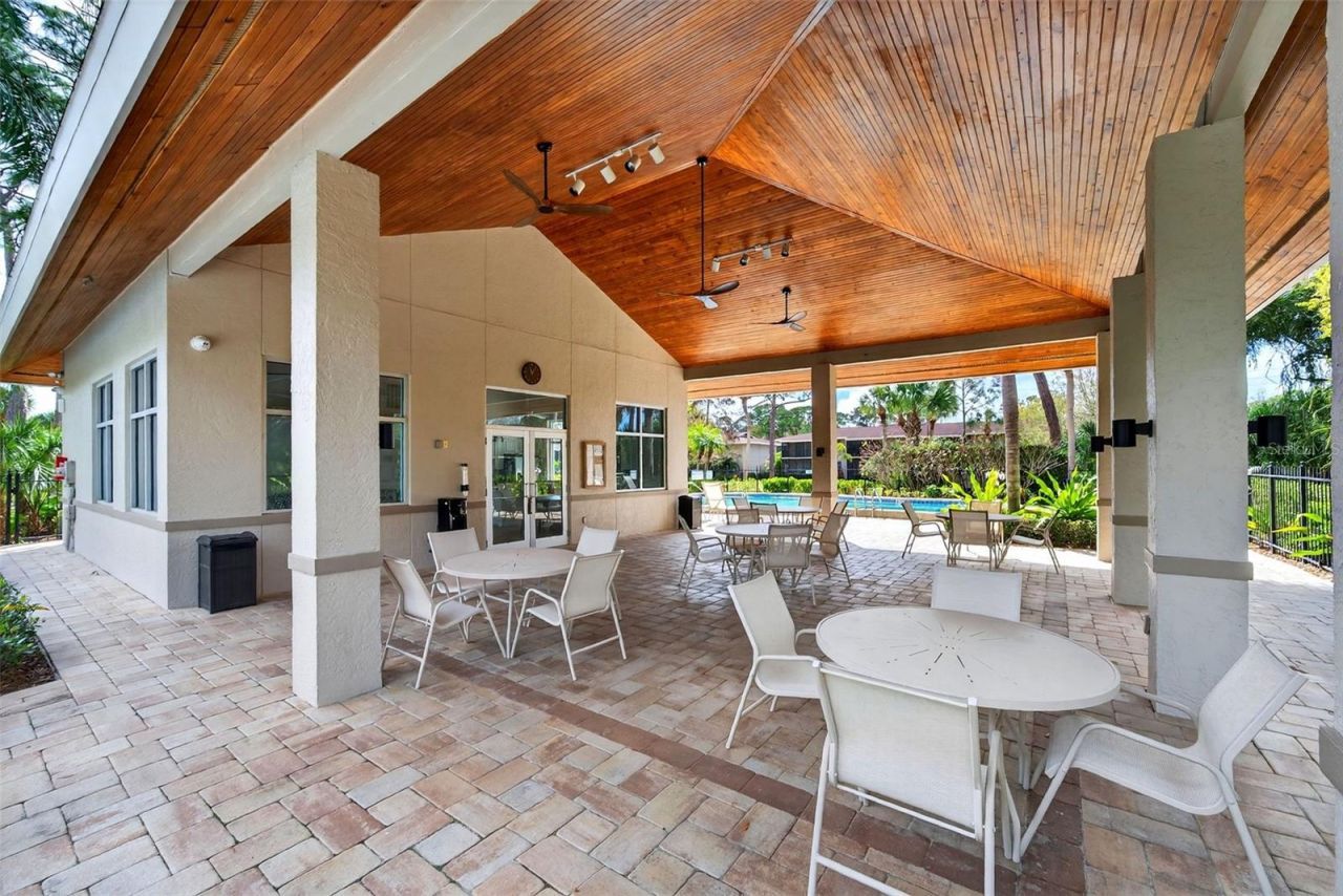 930 La Costa Circle, Unit 2, Sarasota, FL 34237 Photo