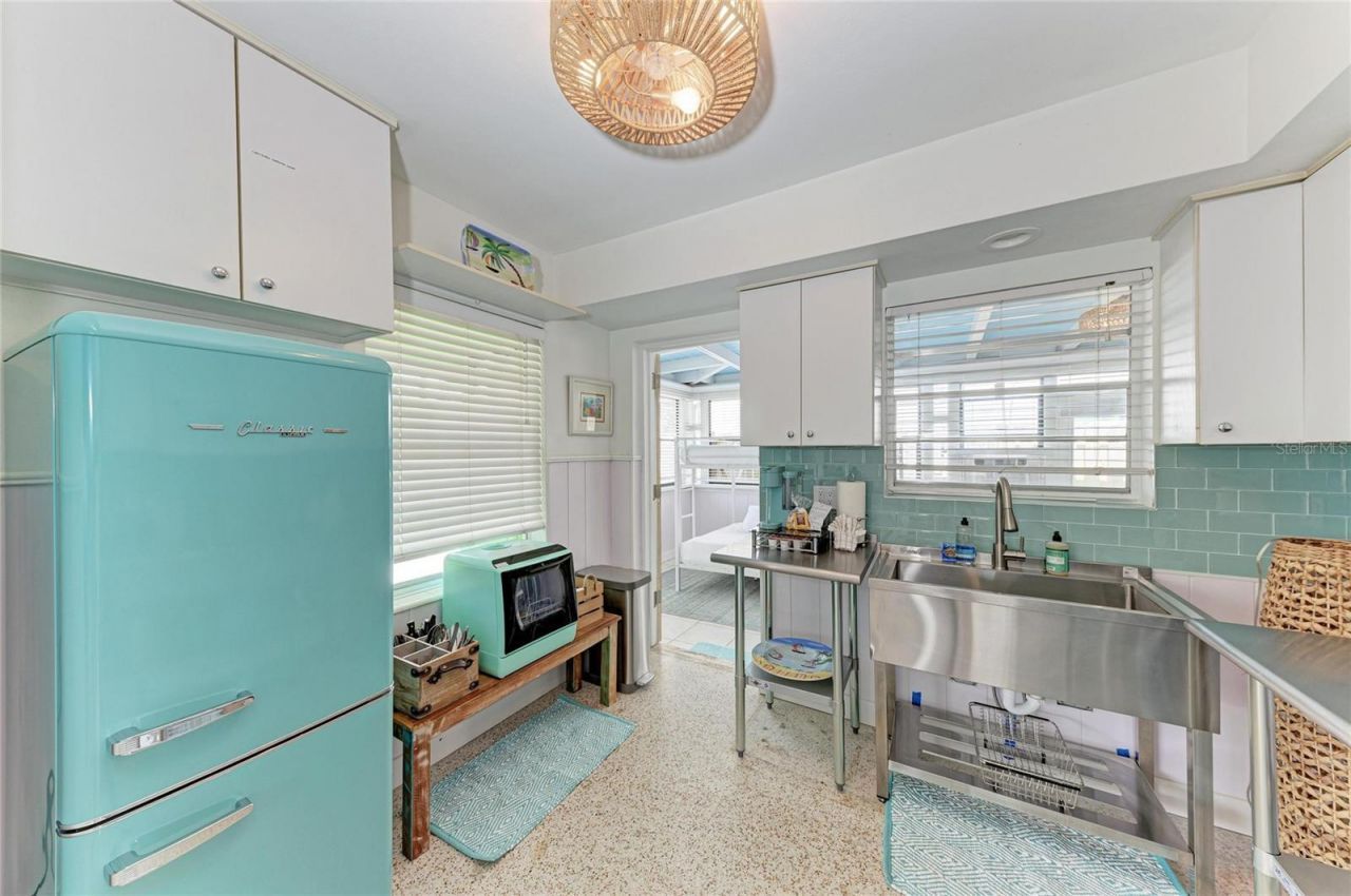 2111 Avenue B, Bradenton Beach, FL 34217 Photo