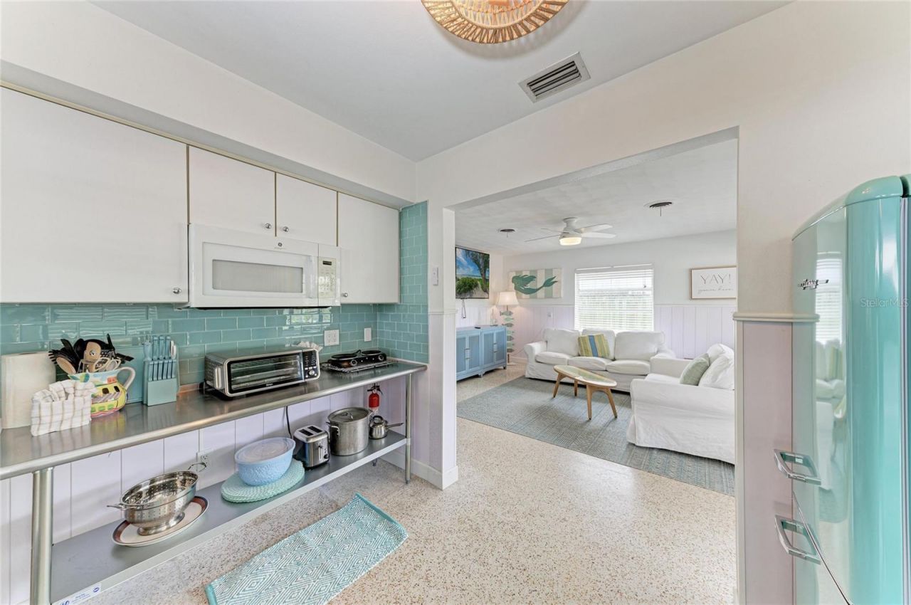 2111 Avenue B, Bradenton Beach, FL 34217 Photo