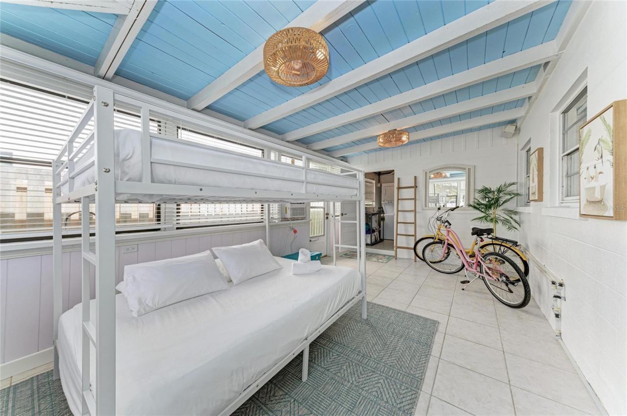 2111 Avenue B, Bradenton Beach, FL 34217 Photo