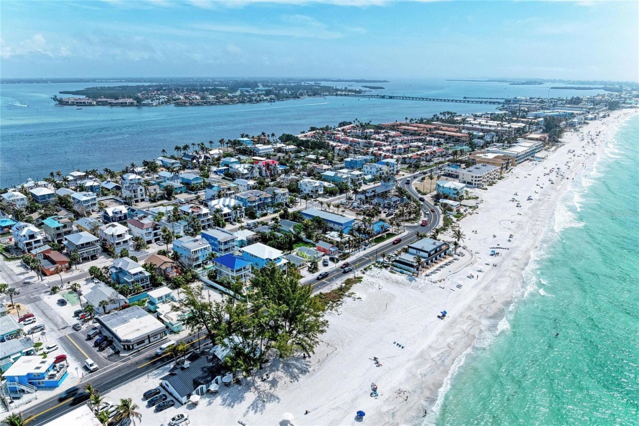 2111 Avenue B, Bradenton Beach, FL 34217 Photo