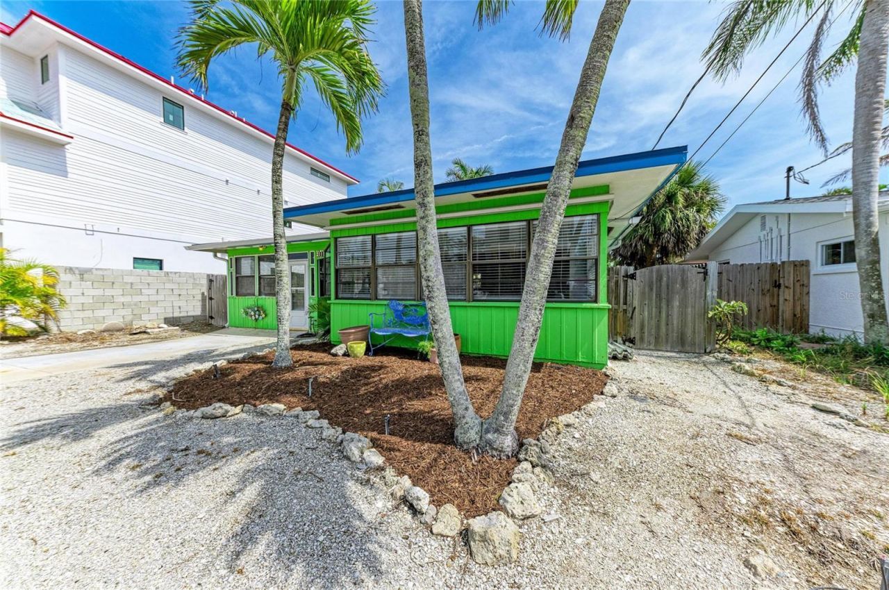 2111 Avenue B, Bradenton Beach, FL 34217 Photo