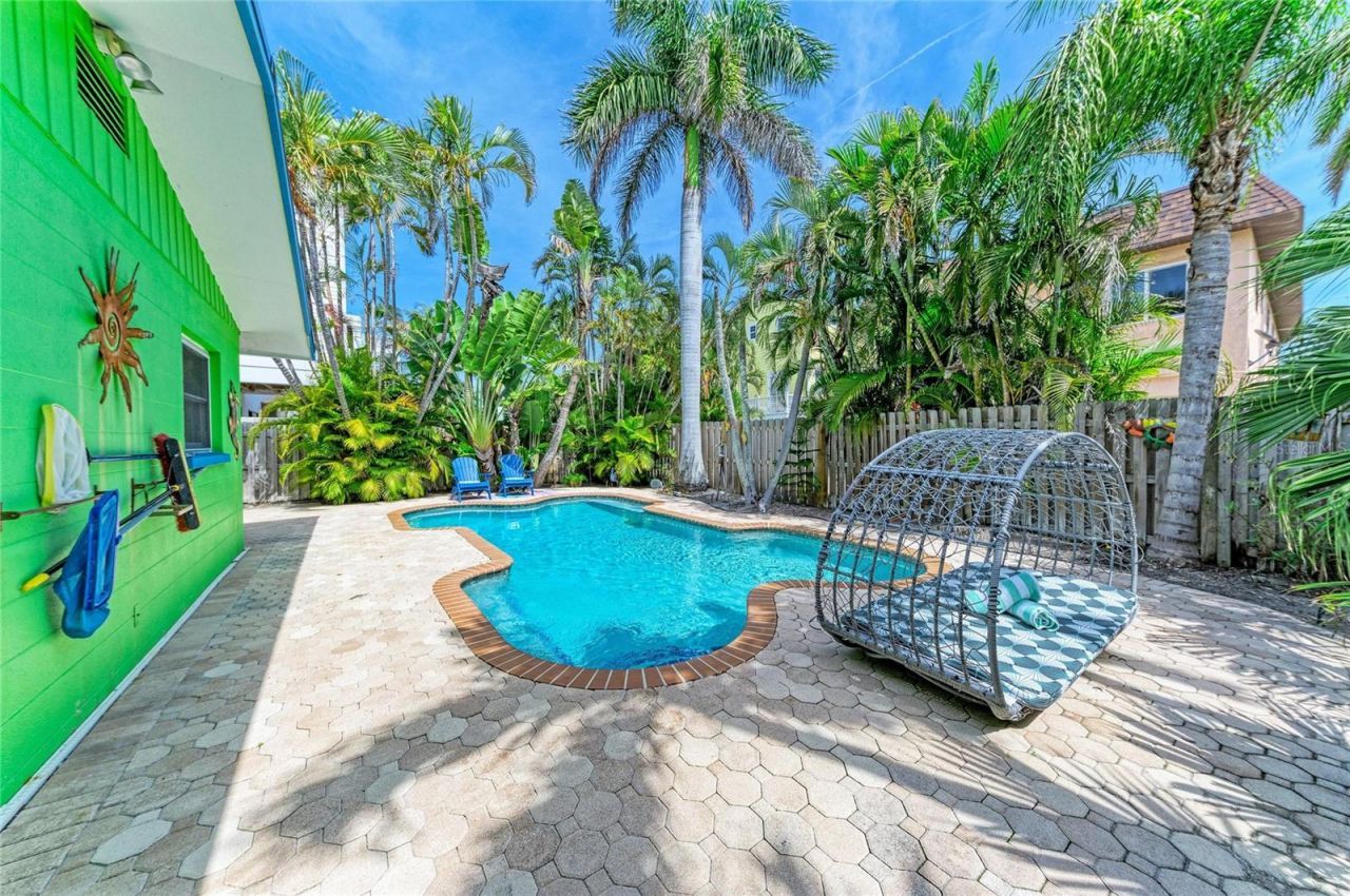 2111 Avenue B, Bradenton Beach, FL 34217 Photo