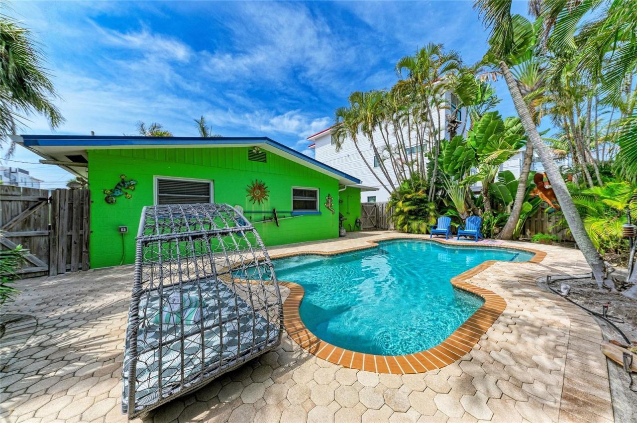 2111 Avenue B, Bradenton Beach, FL 34217 Photo