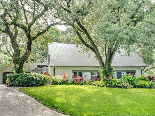 8303 N RIVER OAKS COURT , TAMPA, FL 33617