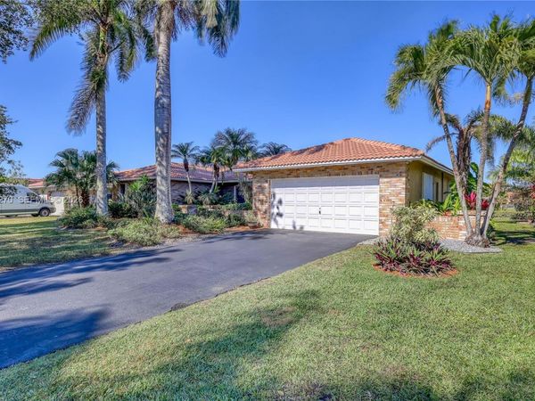 1048 NW 110th Ln , Coral Springs, FL 33071