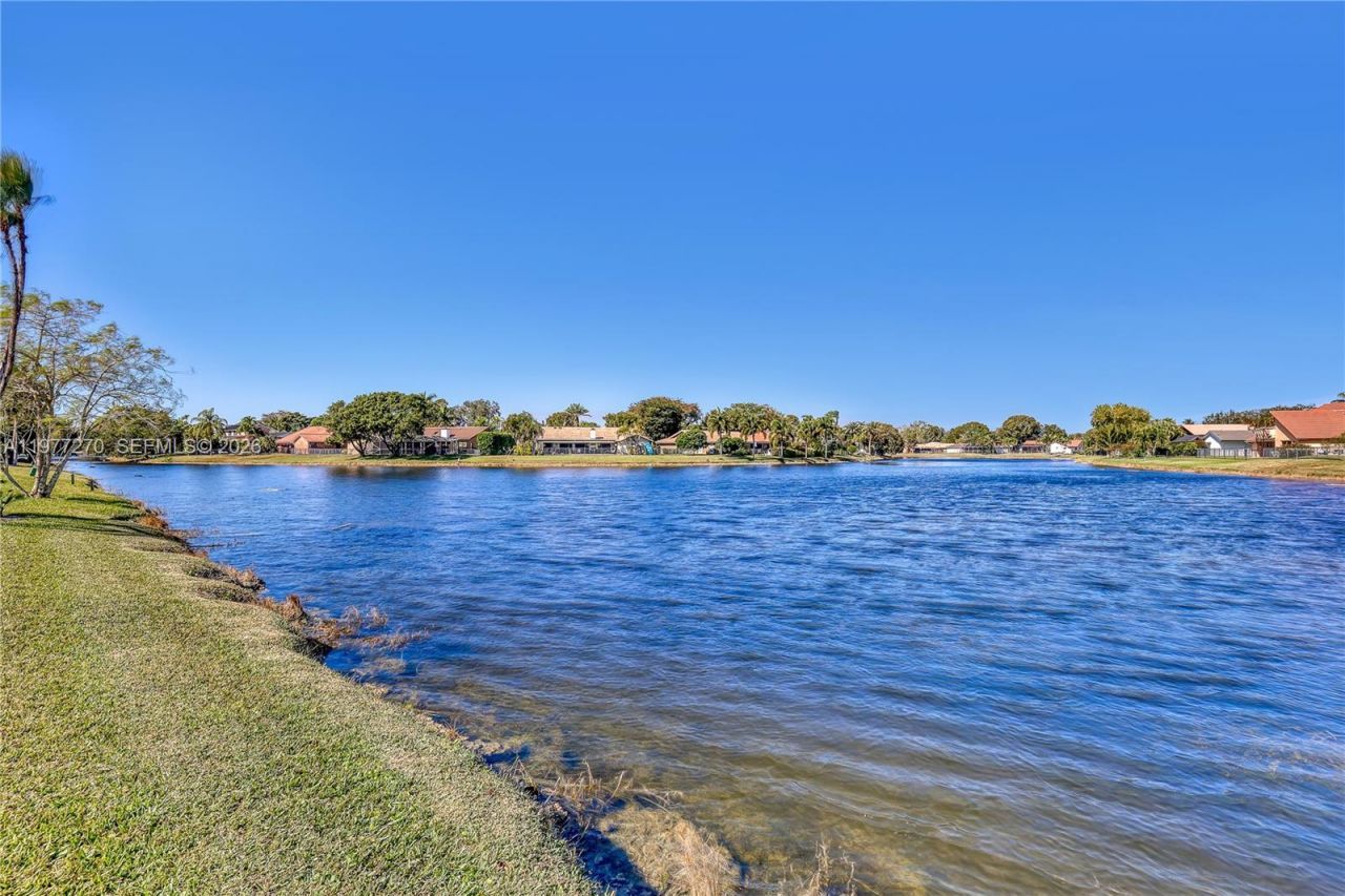 1048 NW 110th Ln , Coral Springs, FL 33071 Photo