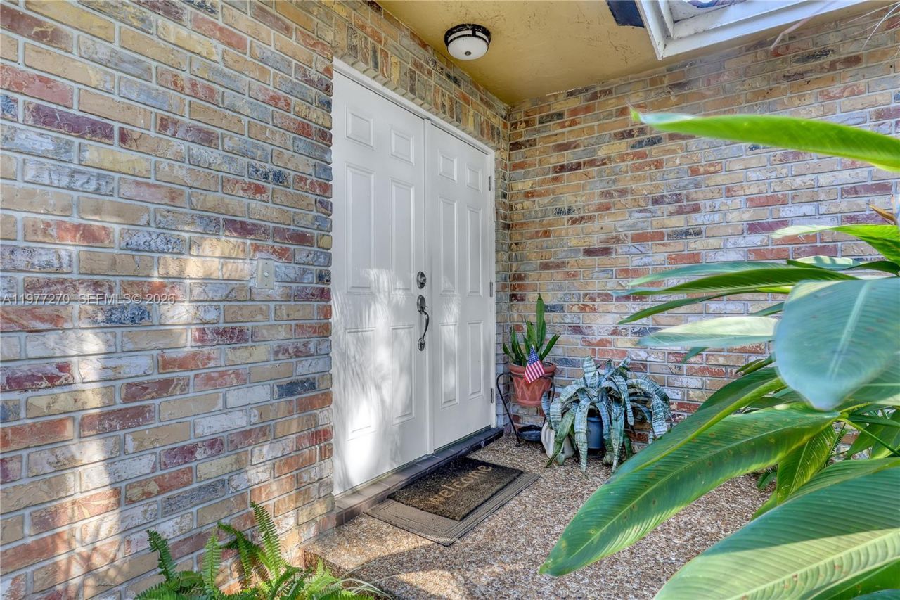 1048 NW 110th Ln , Coral Springs, FL 33071 Photo