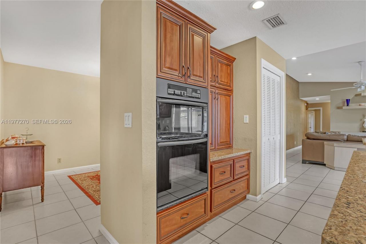 1048 NW 110th Ln , Coral Springs, FL 33071 Photo