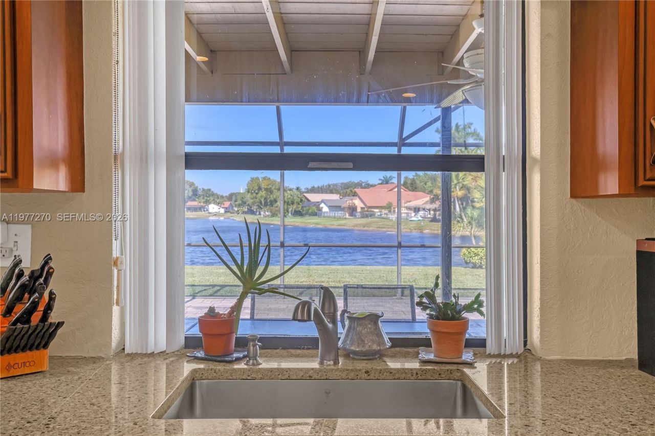 1048 NW 110th Ln , Coral Springs, FL 33071 Photo