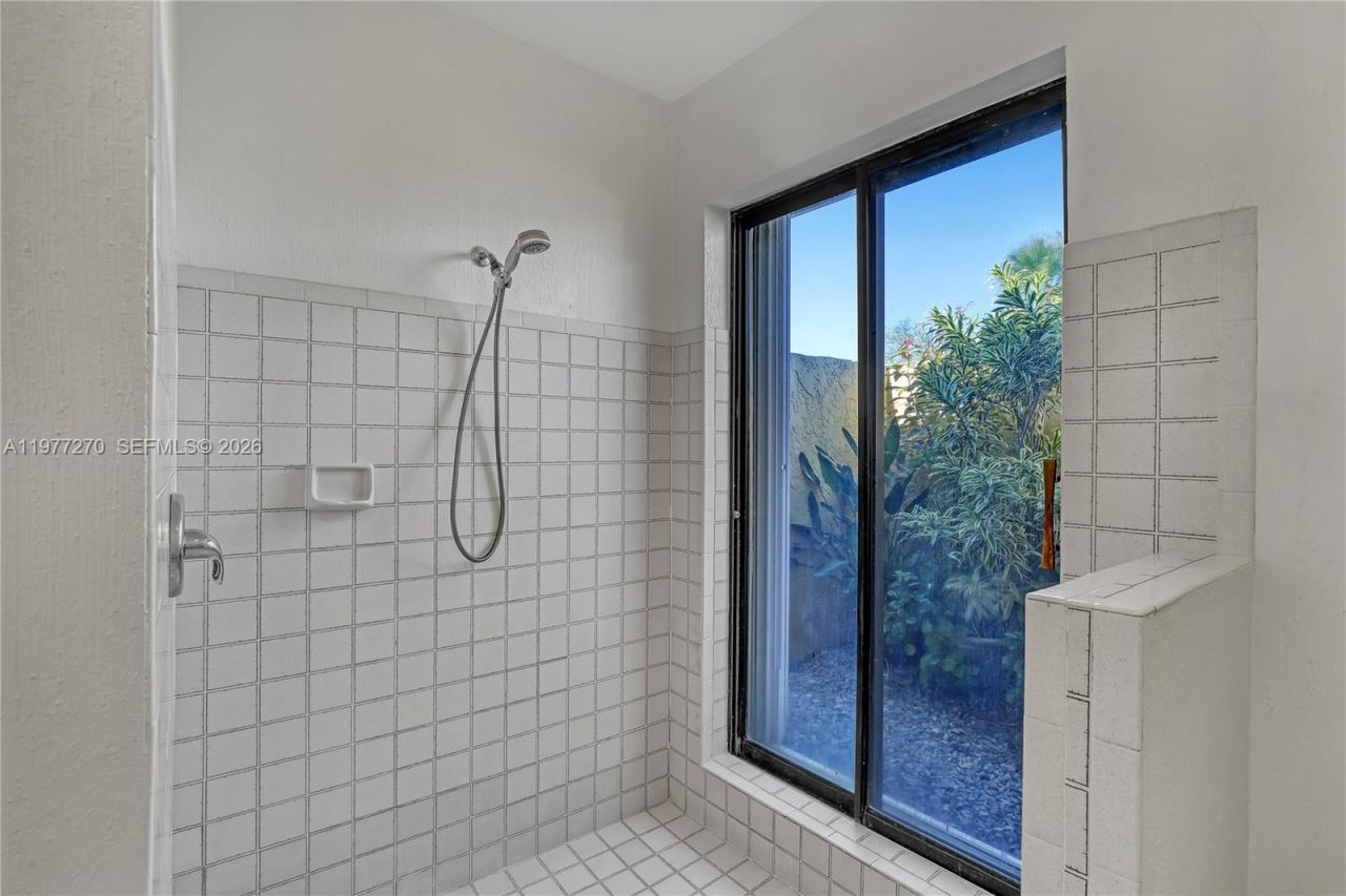 1048 NW 110th Ln , Coral Springs, FL 33071 Photo