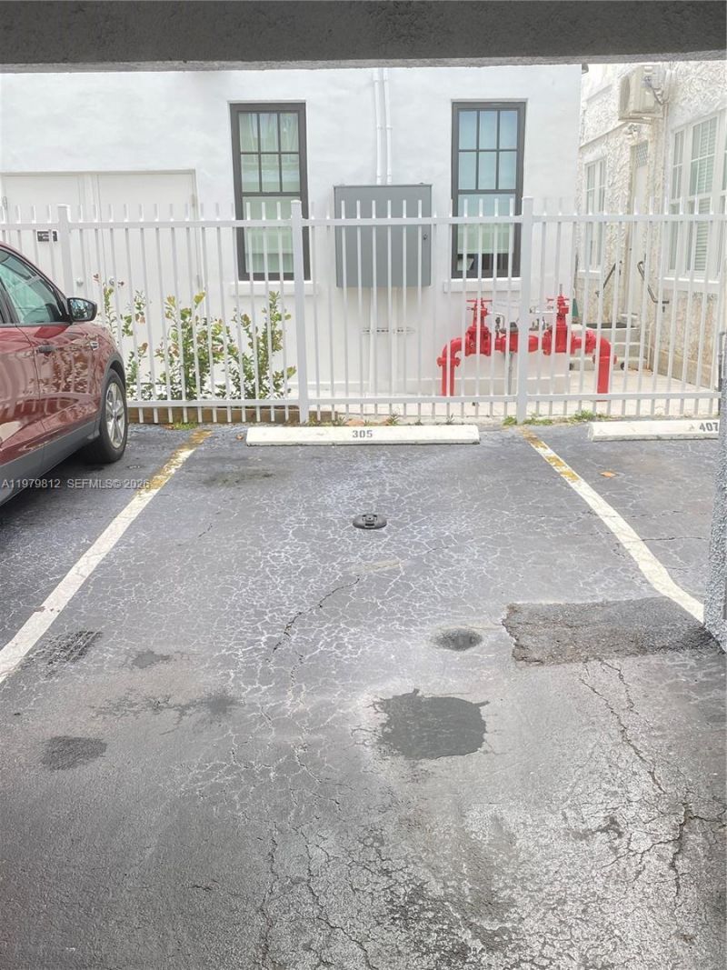 221 Meridian Ave , Unit 305, Miami Beach, FL 33139 Photo