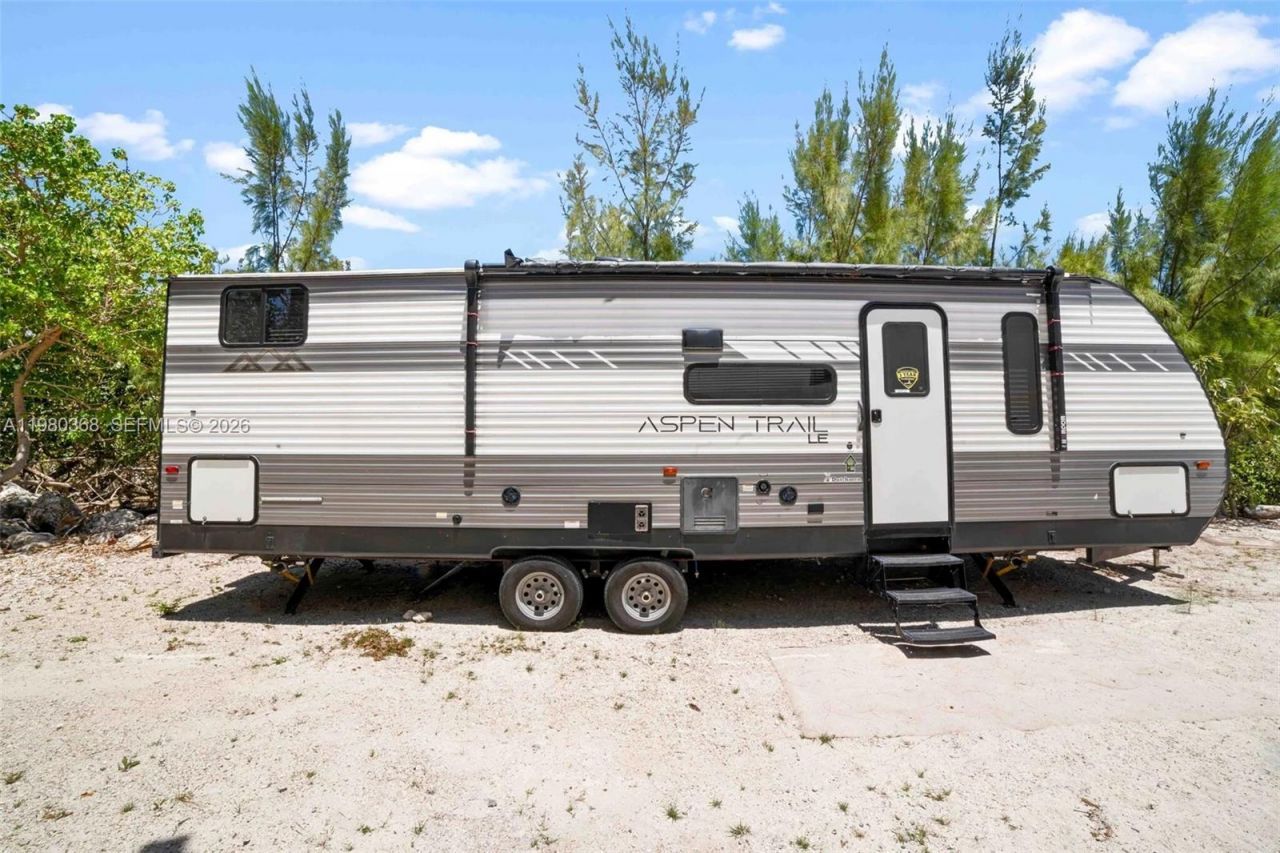 1557 Long Beach Dr , Big Pine Key, FL 33043 Photo