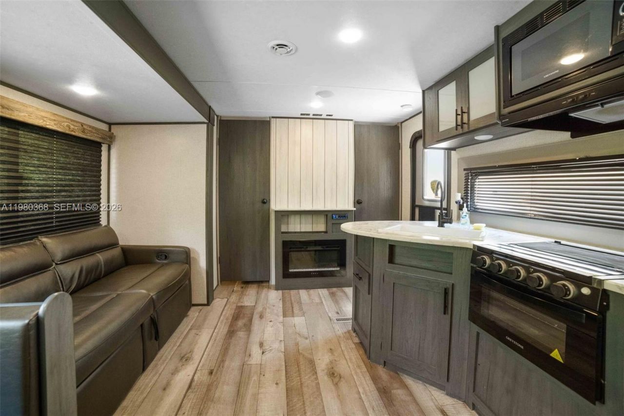 1557 Long Beach Dr , Big Pine Key, FL 33043 Photo