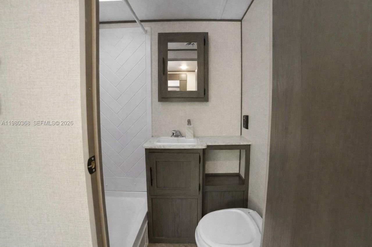 1557 Long Beach Dr , Big Pine Key, FL 33043 Photo