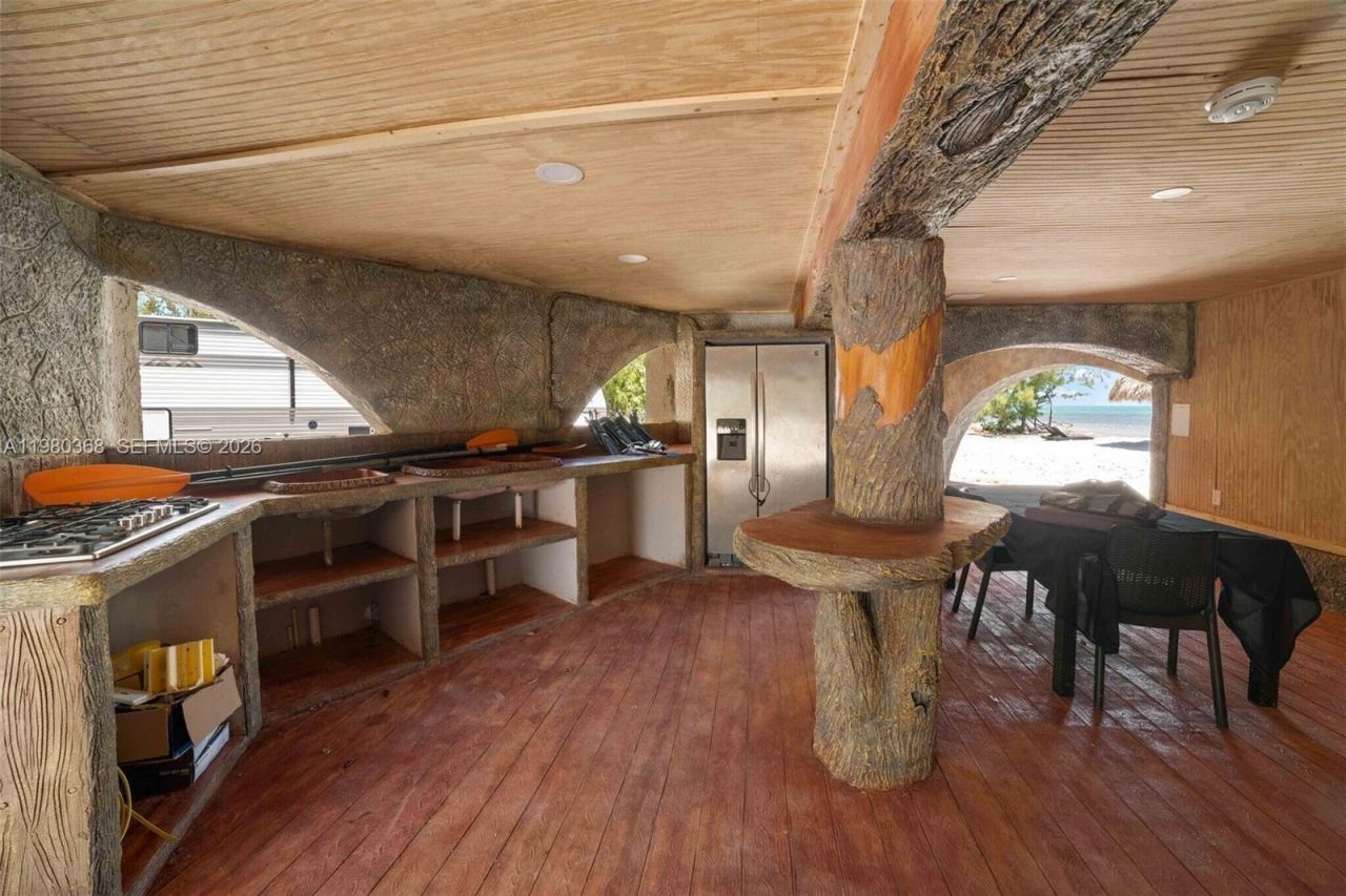 1557 Long Beach Dr , Big Pine Key, FL 33043 Photo